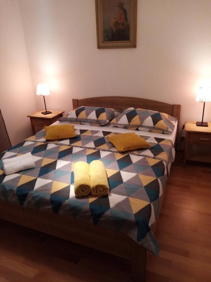 Apartman Mikola With Sea View Trogir Exterior foto