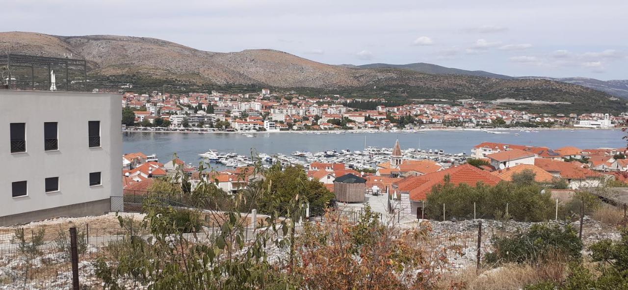 Apartman Mikola With Sea View Trogir Exterior foto